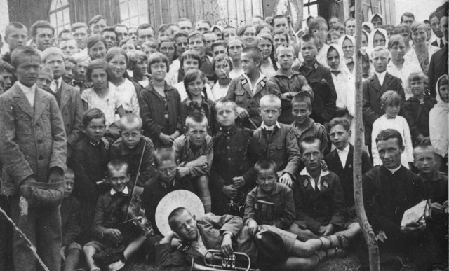 100-Jahr-Feier Annaberg vor der Kirche in Felizienthal
1835-1935